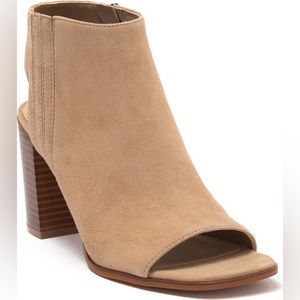 Vince Camuto Kensli Suede Peep Toe Chunky Heel Sandals